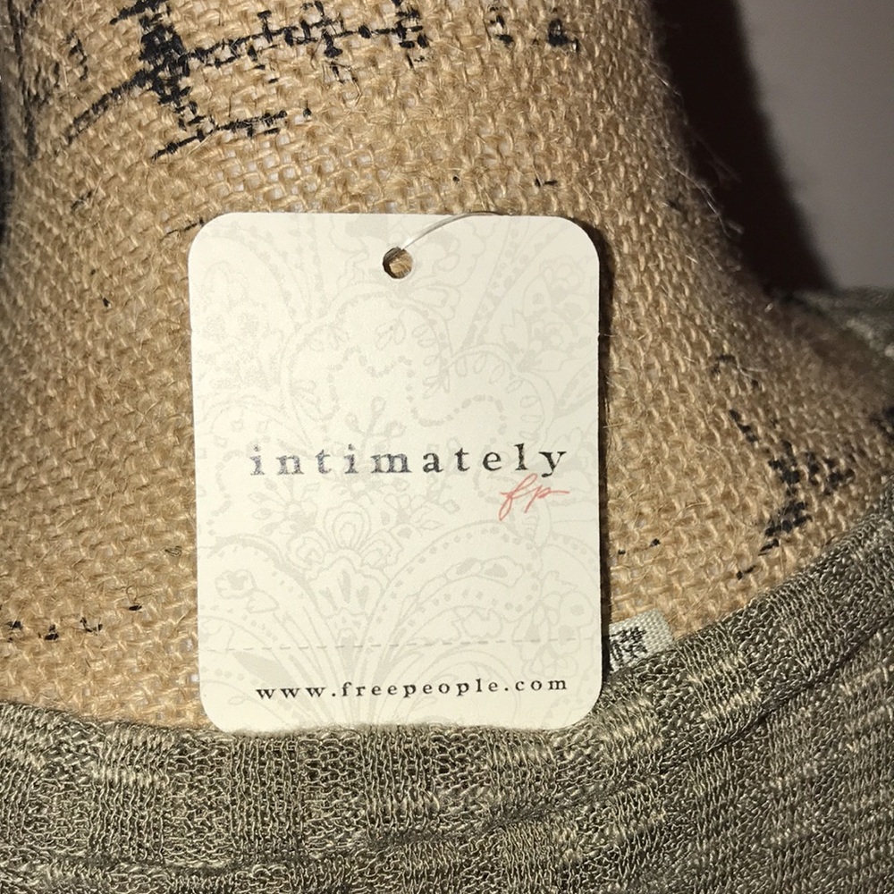 Free People Intimately Aura Layering Top Size Large NWT - Picture 5 of 16
